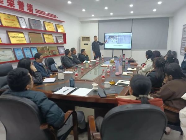 遠(yuǎn)程監(jiān)控,報(bào)警巡邏,清機(jī)加鈔,清分整點(diǎn),憑證寄庫(kù),頭寸箱寄庫(kù),商鋪安保,智能家居